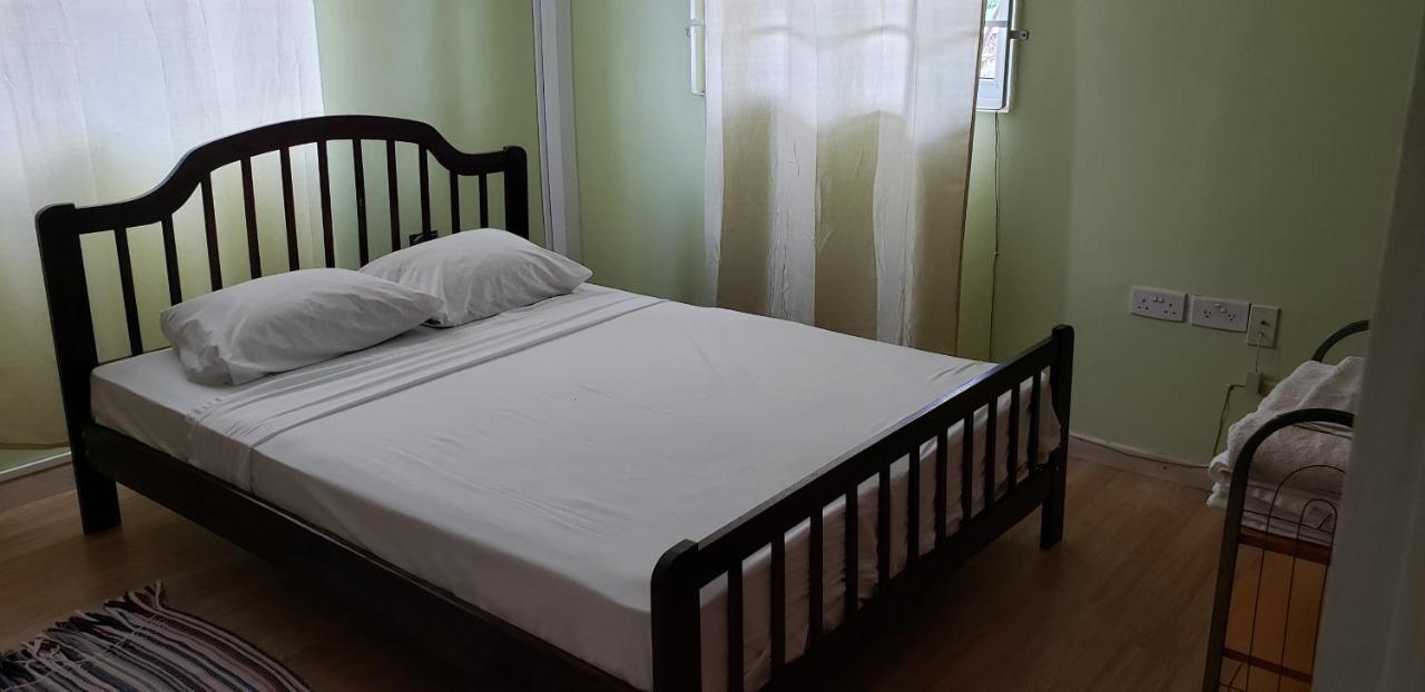 Unit 4 Private Apartment - Roseau Esterno foto
